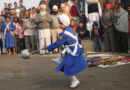 File:Young Child doing Gatka at the Nagar Kirtan Buria Sahib (Jagadhri) Haryana.jpg