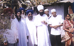 File:Baba Sukha Singh ji with a local Bangladeshi sangatfamily at Gurdwara Sikh Temple (Chittagong)..jpg