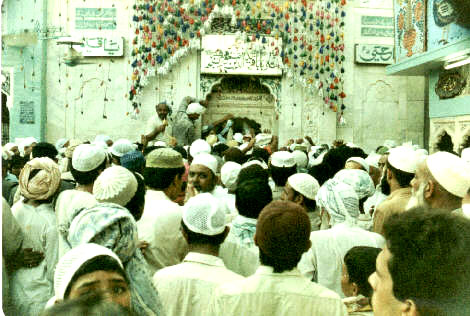 File:Farids tomb.JPG