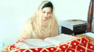 File:Sikh scriptures M.jpg