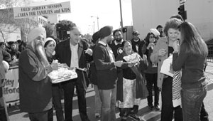 Sikhs-donate2.jpg