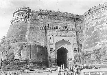 File:Amritsar-Gobindgarh Fort.jpg