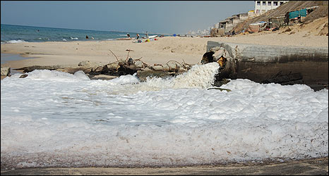 File:Sewage being dumped into sea , Gaza, BBC photo.jpg