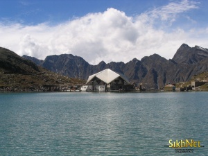 300px HemkuntSahib 2 - Pictures of Holy Places