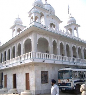 http://www.sikhiwiki.org/images/thumb/f/f0/Handisahibgurdwara.JPG/300px-Handisahibgurdwara.JPG