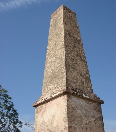 File:Sabraon monument 'needle'-m.jpg