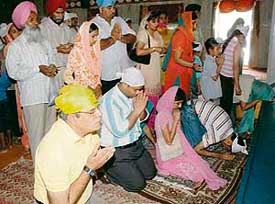 Gurdwara-Nada-Sahib-Vaisakhi 2007.jpg