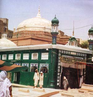 Dargah baba farid sqr.jpg