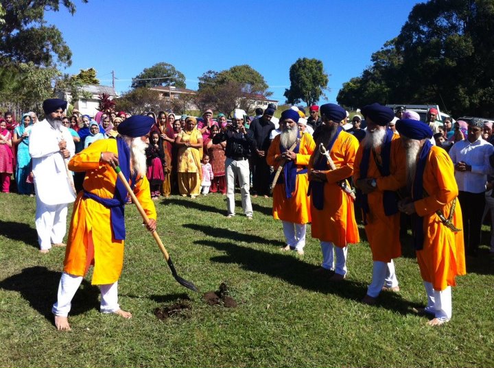 File:The First Sikh Temple of Australia-5 piara.jpg