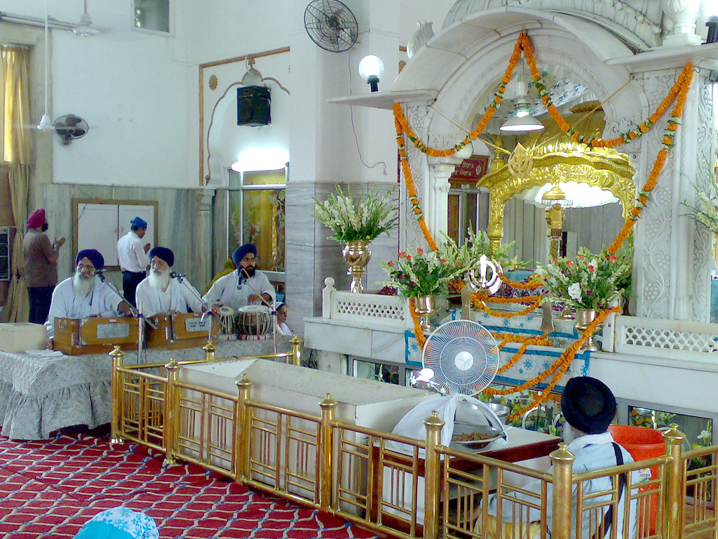 Inside Darbar Sahib at Gurdwara Rakab Ganj Sahib by flickr Bob Arora