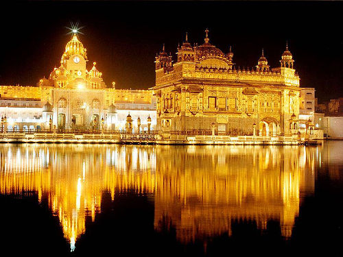 Night view of Harmandir Saib