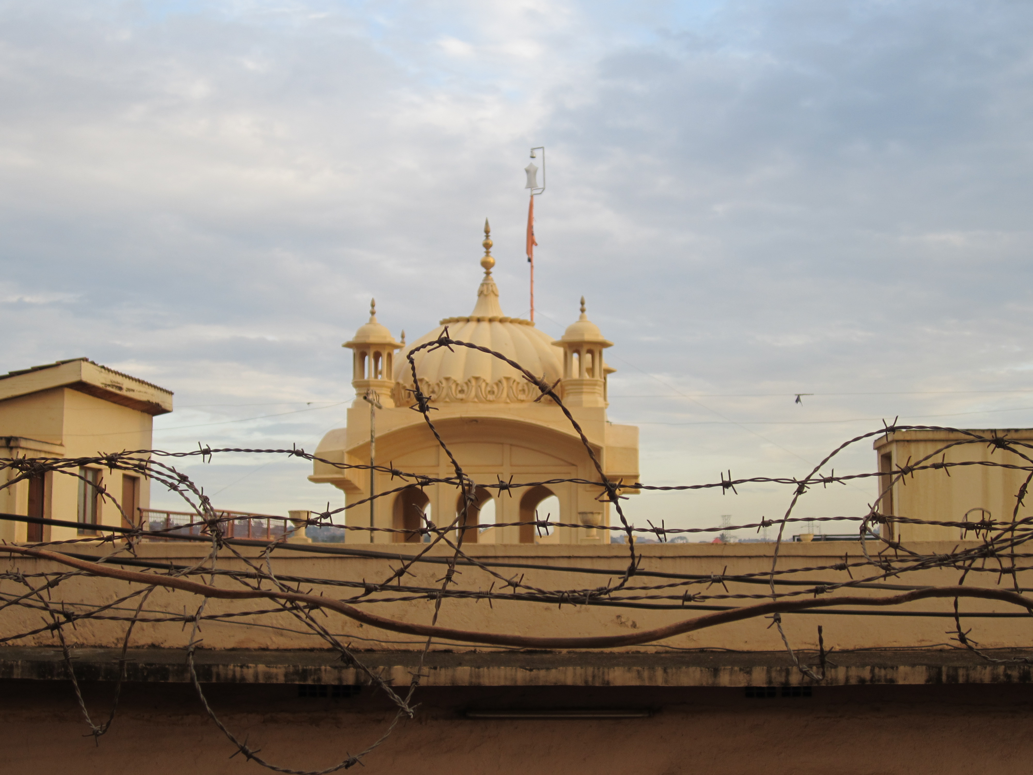 Roof and Nishan Sahib of Sri Guru Singh Sabha, Kampala