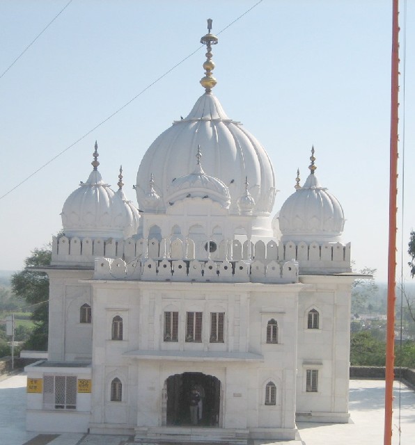 Gurudwara Shri Qila Anandgarh.jpg