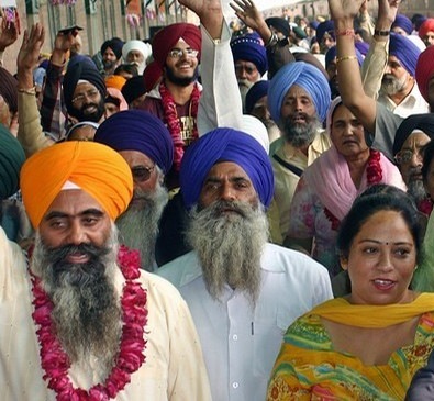 File:Sikh yatrees 2m.jpg