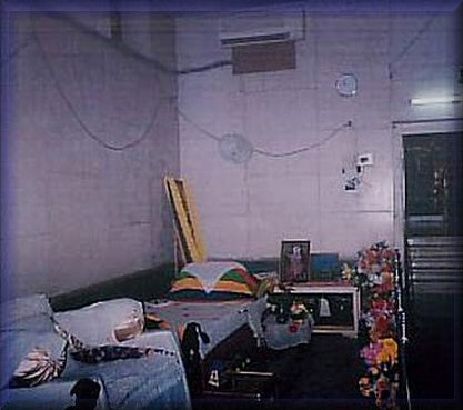 Nandsinghbabaji'sbed1.jpg