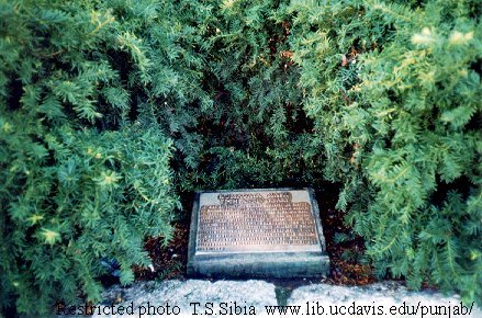Memorial plaque in Vancouver, B.C., commemorating the Komagata Maru incident