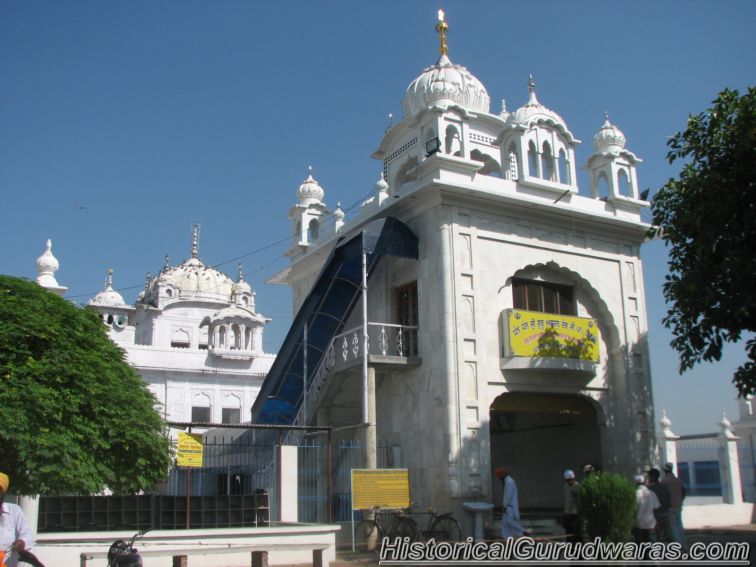 Burz Sahib Entrance.jpg