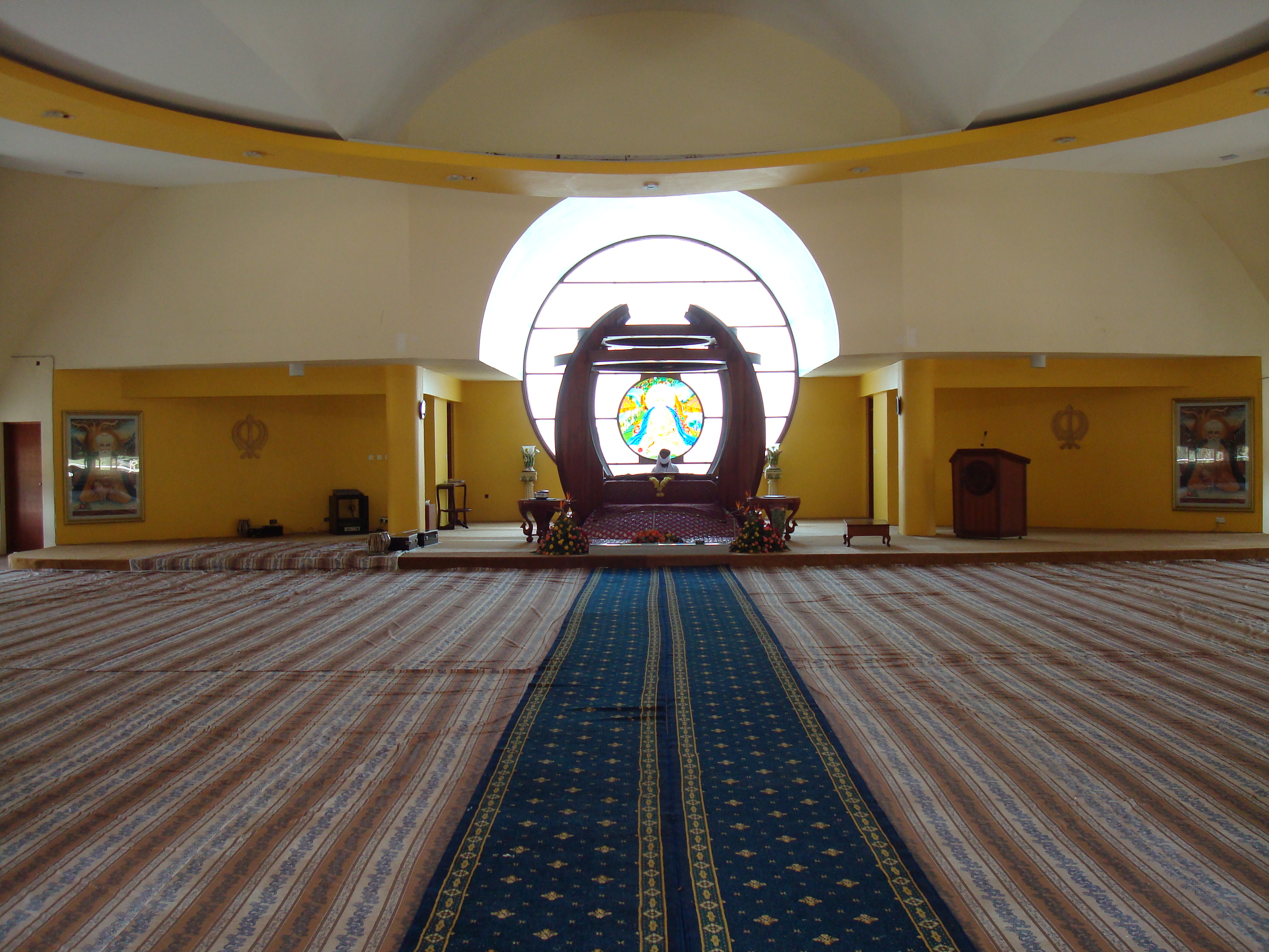 :Baba Isher Singh Community Centre Main Darbar