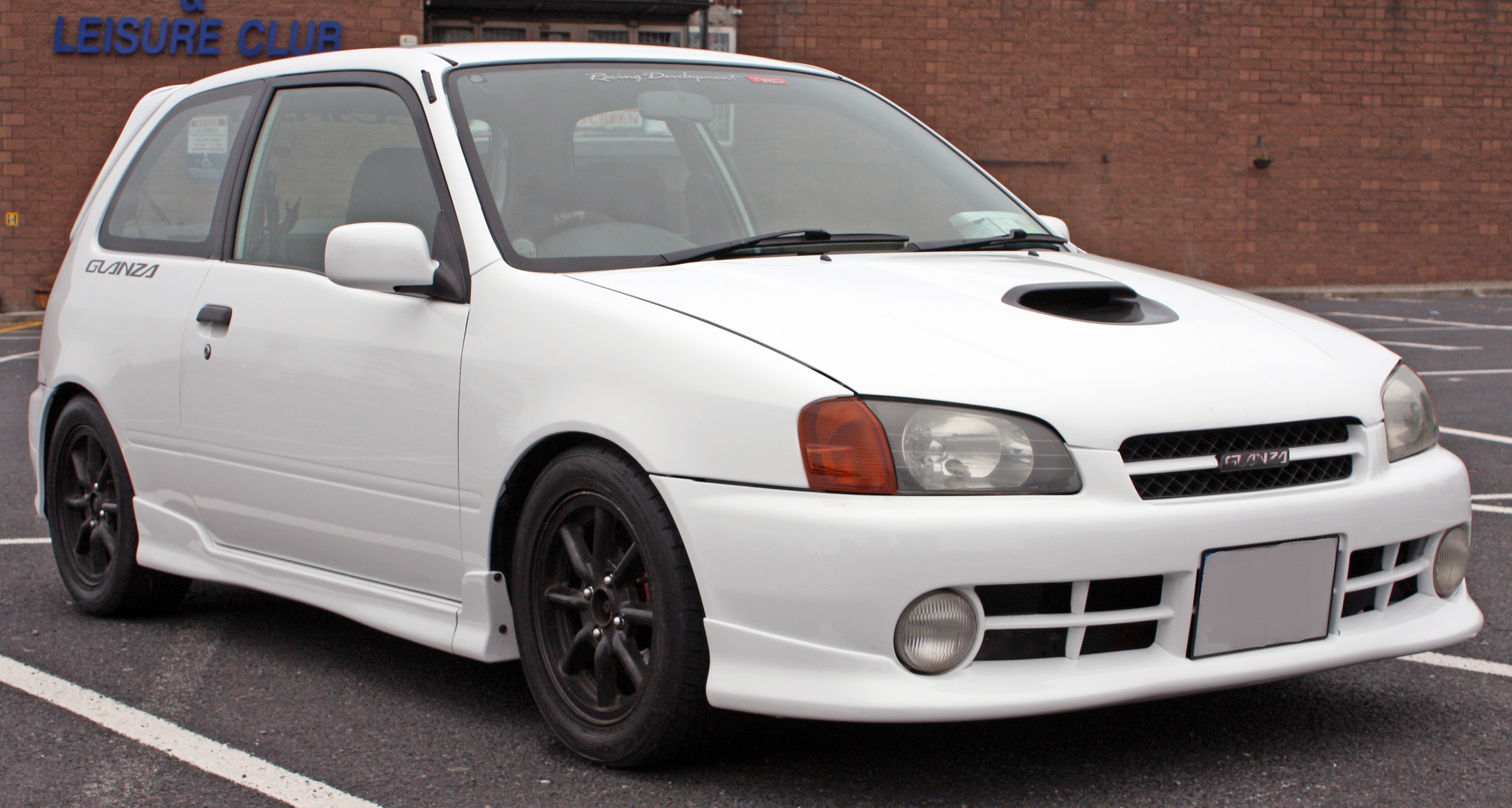 Toyota Starlet Glanza V (1996)