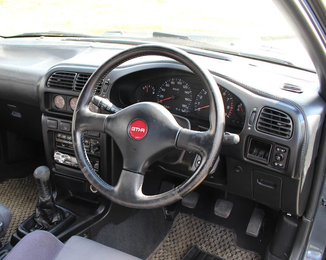 Nissan Pulsar GTi-R (1994) Cockpit