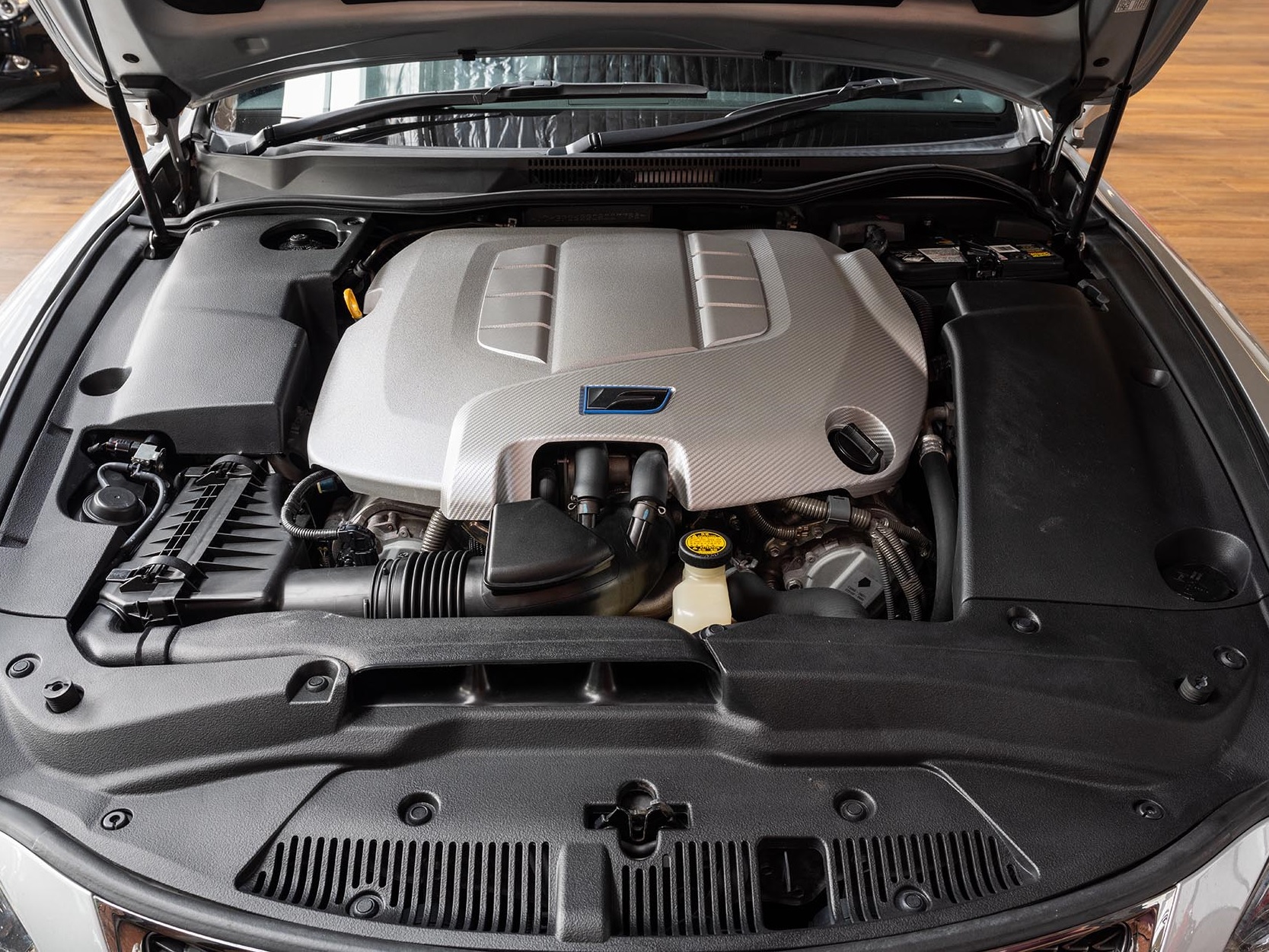 Lexus IS F (2008) Engine