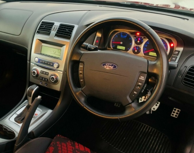 Ford Falcon XR6 (2006) Cockpit
