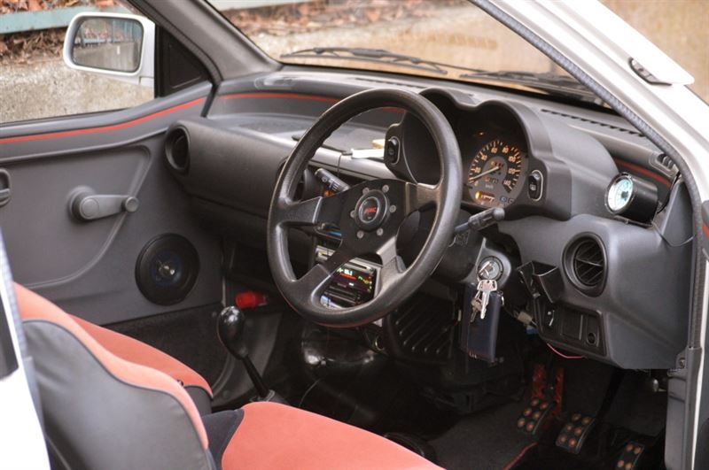 Mitsubishi Minica Dangan ZZ (1989) Cockpit