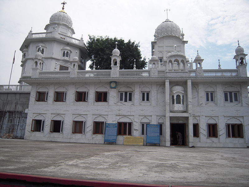 800px-Dhubri Gurdwara1.JPG