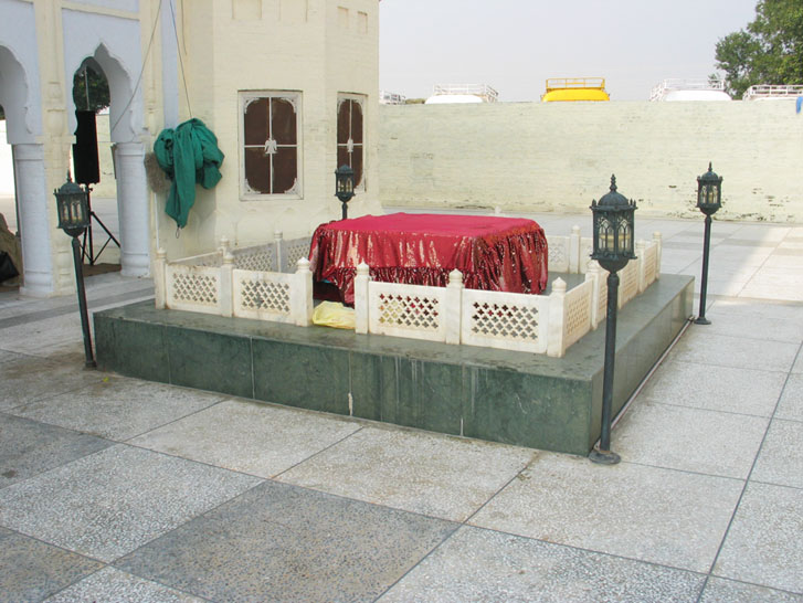 Muslim Shawl Buried