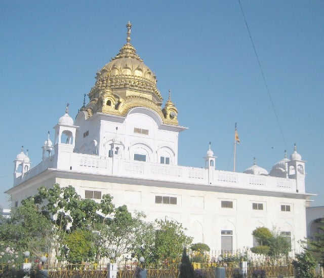 File:Gurudwara Sri Dera Baba Nanak ji.jpg