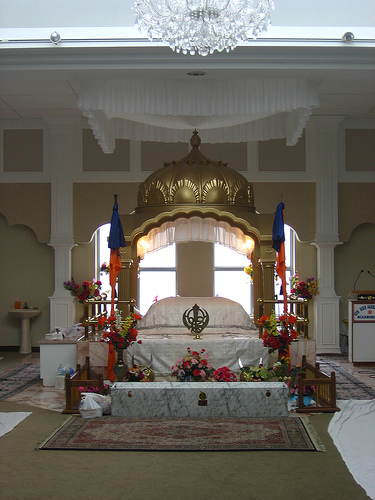 File:The Guru's throne.jpg