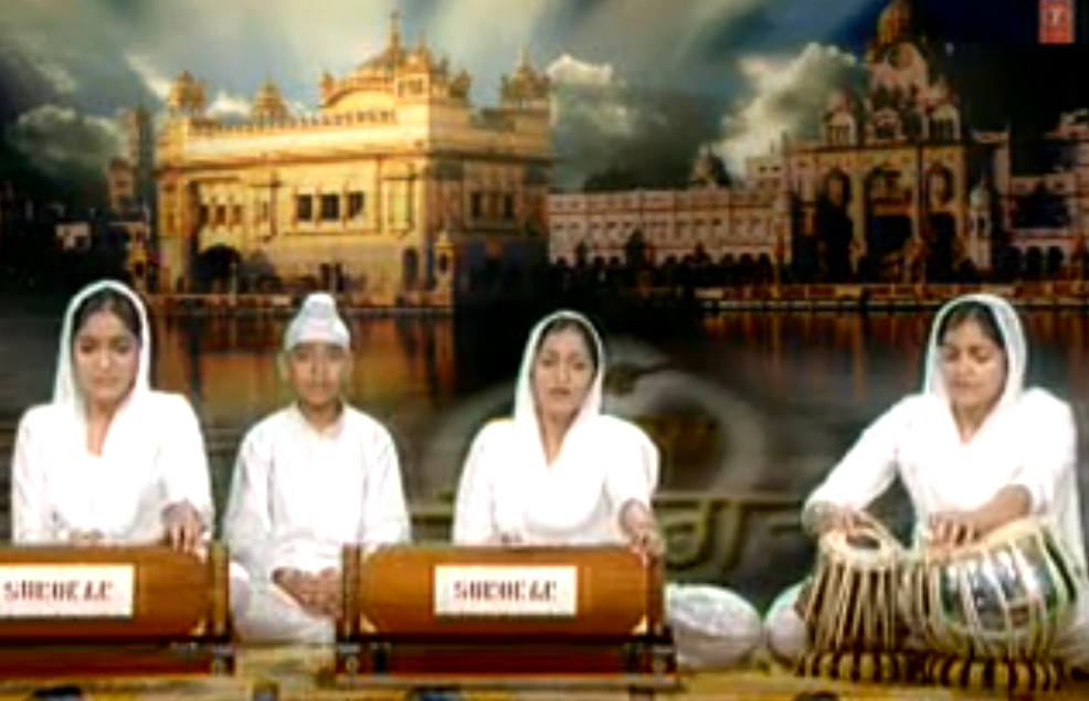 Bibi Asees Kaur and Bibi Deedar Kaur & jatha.jpg