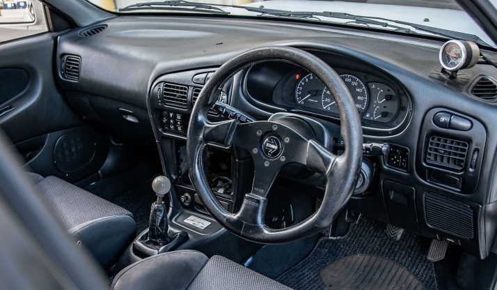 Mitsubishi Lancer Evolution GSR III (1995) Cockpit