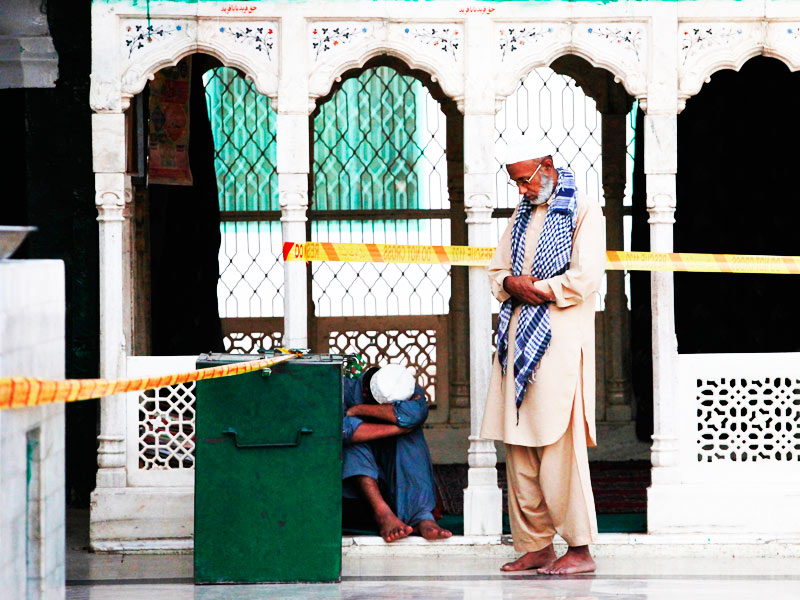 File:Pakpattan-sufi-shrine-blast-10.jpg