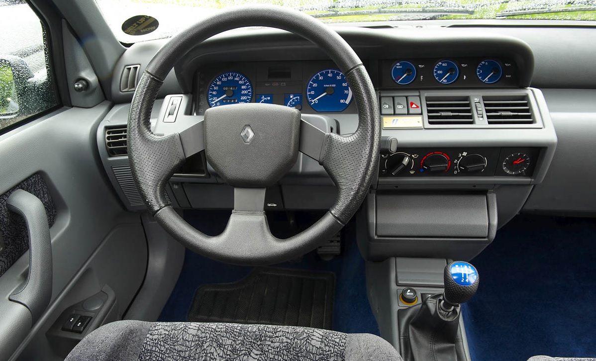 Renault Clio Williams (1993) Cockpit