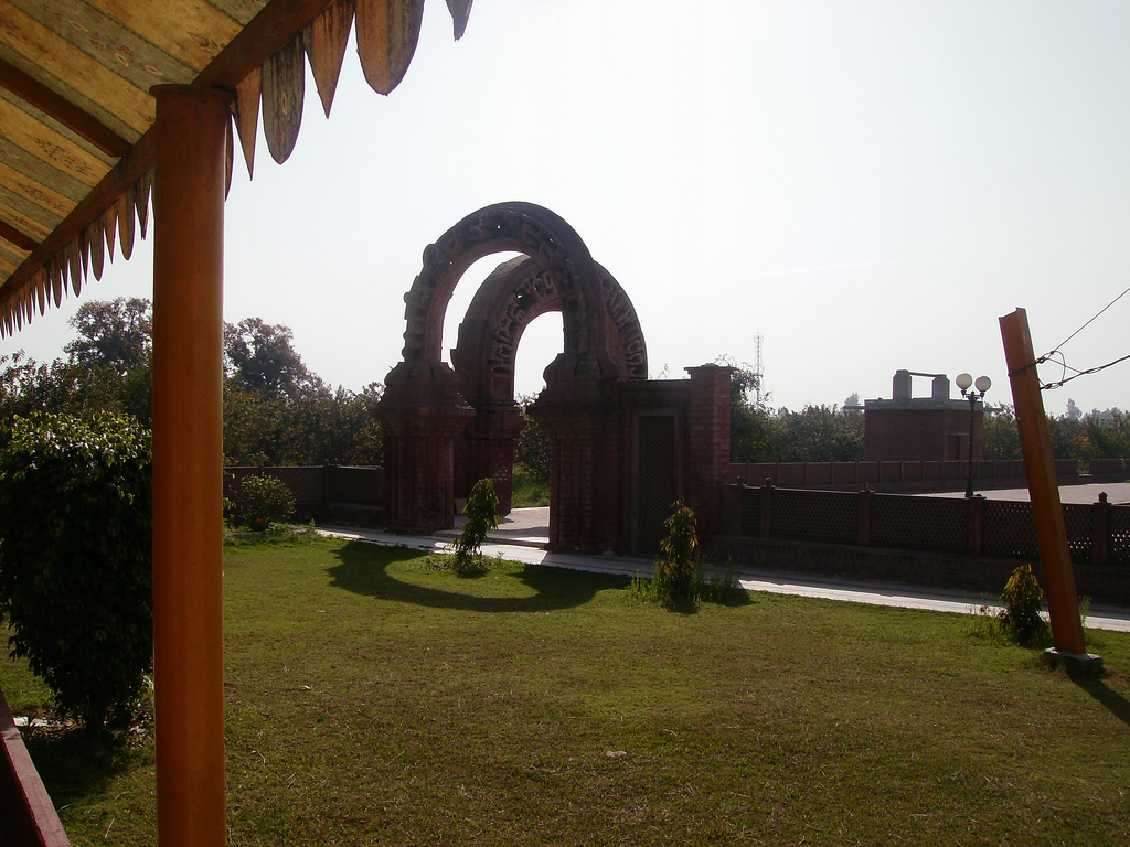 Inside Gurdwara Rurri Sahib Eimanabad Gujranwala Pakistan.jpg