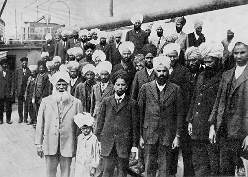 Passengersofkamagatamaru.jpg