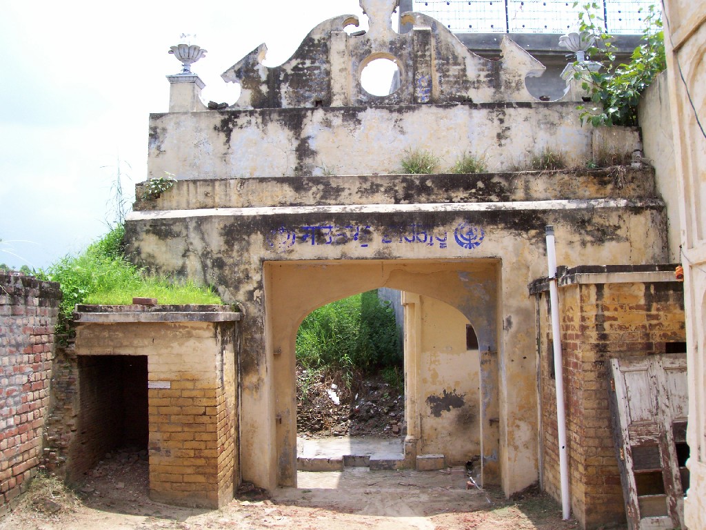 Janamasthaanmatasunderkaur.JPG