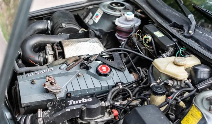 Renault 21 Turbo (1990) Engine