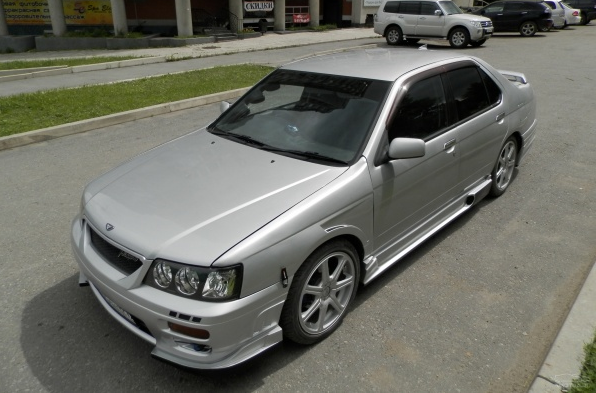 Nissan Bluebird SSS (U14)