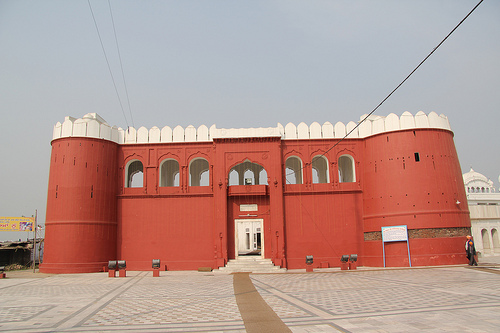 Anandgarh Fort 2011.jpg