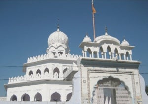 Gurudwara Shri Qila Holgarh.jpg