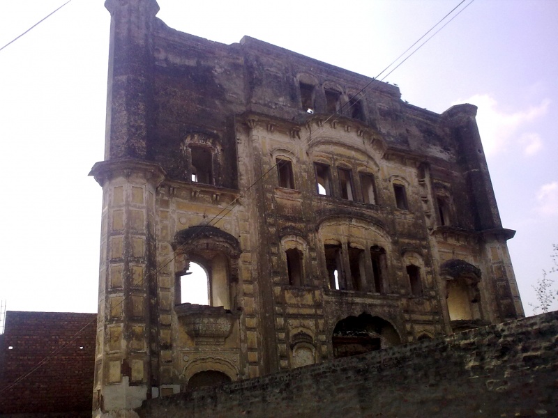 File:Crumbling Haveli of Maharaja Jassa Singh Ahluwalia, In Kapurthala.jpg