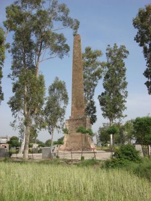 Ferozeshah AngloSikh war monument.jpg