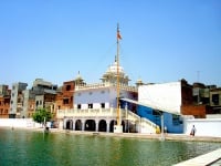 Gurudwara santokhsar sahib amritsar.jpg