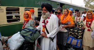 Sikhs arrive 2 - AFP photo Nov. 1 2009.jpg