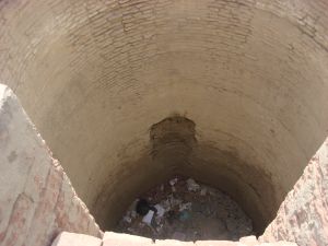 19th century well, in village Mudki, district Firozpur.jpg