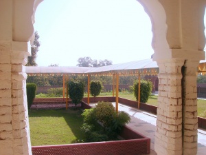 Another inside view of Gurdwara Rurri Sahib Eimanabad Pakistan.jpg