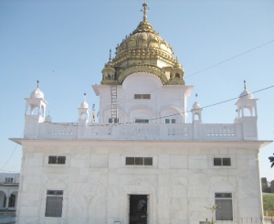 Gurudwara Sri Dera Baba Nanak j.jpg