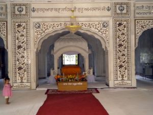 Gurdwara Sri Khadur Sahib Guru takhat.jpg